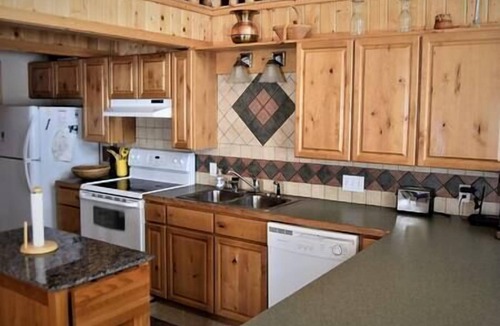 Island Park House | Grandview Lodge-20 minutes to YNP, Sleeps 14-Wifi