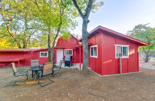 Grants Pass House | Grants Pass Cottage ~ 8 Mi to Rogue River!