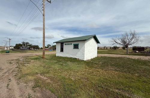 Northeast Entrance Badlands RV Rental | Grasshopper Flats RV Pad