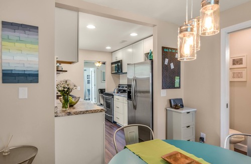 Ferndale House | Great for families, 2 full bathrooms. Walkable to Downtown Ferndale.