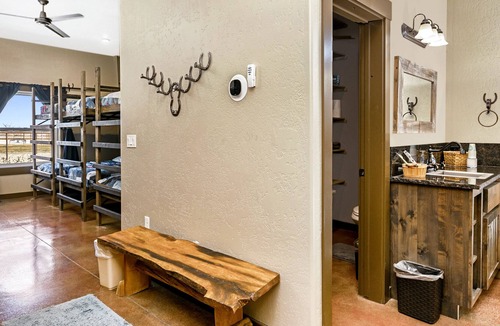 Nampa Cabin | Great for your Holidays! Group! Family!
