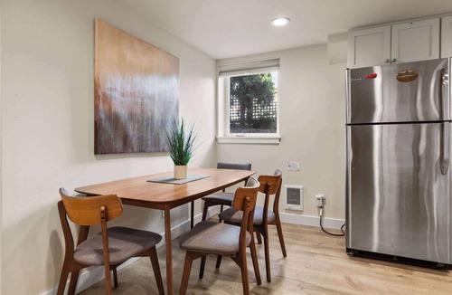 Green Lake House | Green Lake's 2B Lower Unit with Parking