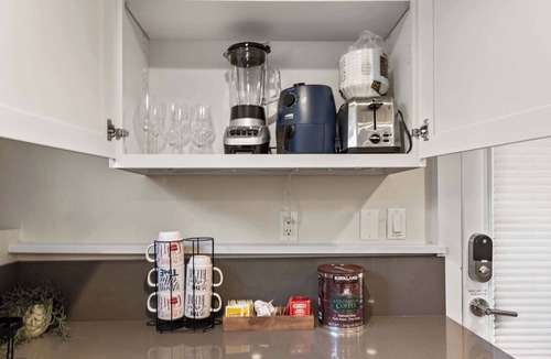 Green Lake House | Green Lake's 2B Lower Unit with Parking