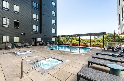 Boise Apartment | Greenbelt View| 2 King Beds, Hot Tub, Steps to BSU