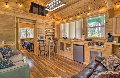 Show Low Cottage | Grill, Fire Pit: Pet-friendly Lakeside Cottage!