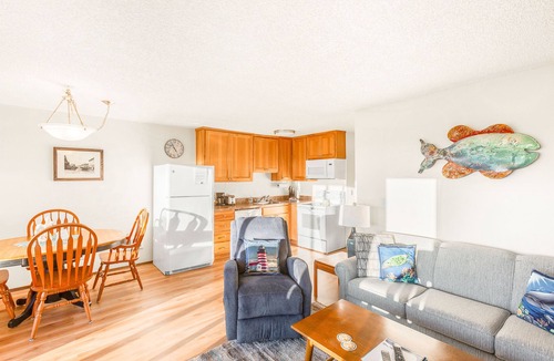 Moclips Condo | Ground Level Condo Right on the Pacific Ocean