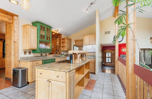 Belgrade House | Group friendly 5 acre retreat - Mountains, Ponds, 2 homes VIEWS