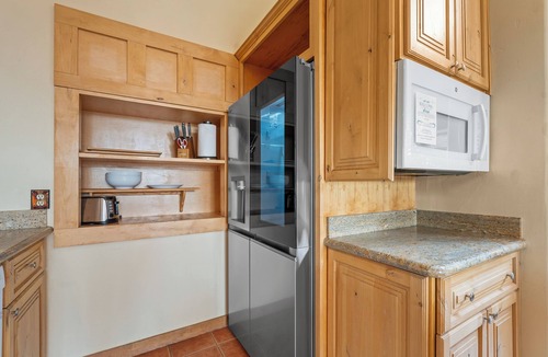 Belgrade House | Group friendly 5 acre retreat - Mountains, Ponds, 2 homes VIEWS