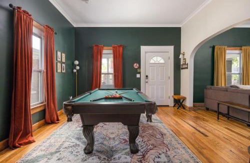 Indianapolis House | Group Fun House with Game Room & Hot Tub - Sleeps 14
