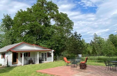 Roseburg Cottage | Guest Cottage in Umpqua Valley Wine Country