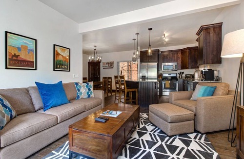 Bear Hollow Village Condo | Gym | Hot Tub & Seasonal Outdoor Pool | Bike Trail | Parking Garage