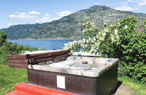 Sandpoint RV Rental | Gypsy bell tent on Lake Pend Oreille in Sandpoint
