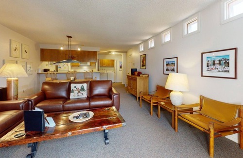 Ketchum Condo | Habitat Condo A7 - Easy Walk to Downtown Ketchum & Hot Tub Onsite
