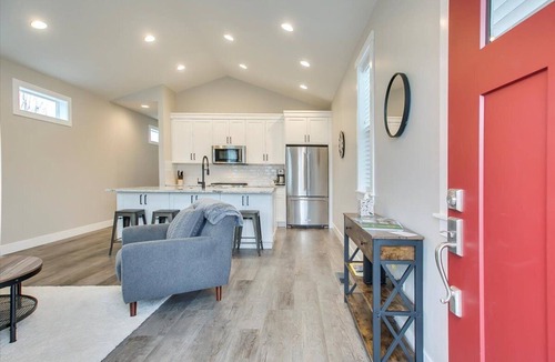 Depot Bench House | #HabitueHomes - Bennett's Bungalow