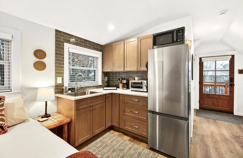 Southeast Boise Apartment | #HabitueHomes - Heartwood Hideaway - Private Entrance