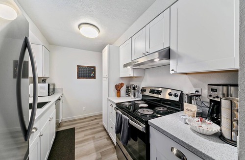 Depot Bench House | #HabitueHomes - Morris Hill Morrison