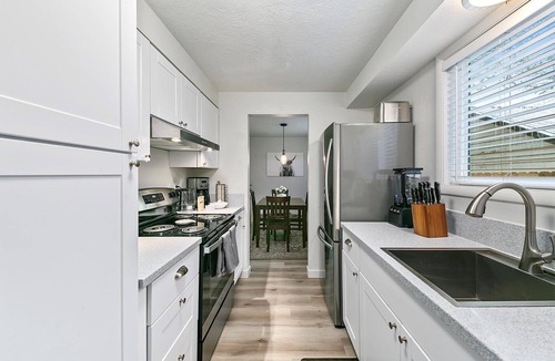 Depot Bench House | #HabitueHomes - Morris Hill Morrison