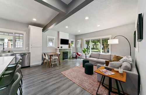 East End House | #HabitueHomes - The Silver Maple - Hot Tub!