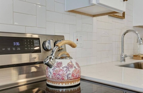 Orem House | Haiti Haven | Fenced | Massage* | Hot Tub | BBQ