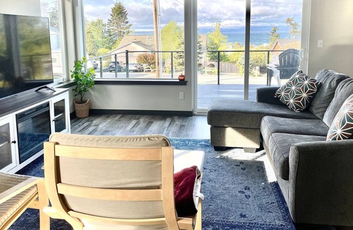 Coupeville House | Halsey Haven- Modern Home w/ STUNNING Water Views and Sauna