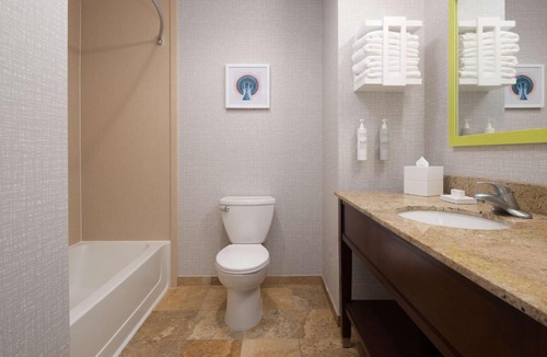 SeaTac Hotel | Hampton Inn and Suites Seattle - Airport/28th Avenue
