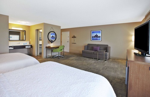 Commerce Township Hotel | Hampton Inn Commerce Novi