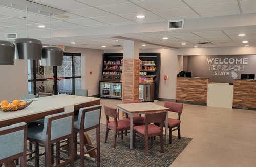 Commerce Hotel | Hampton Inn Commerce