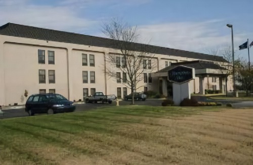 Deerfield Hotel | Hampton Inn Lawrence