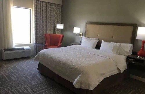 McPherson Hotel | Hampton Inn McPherson