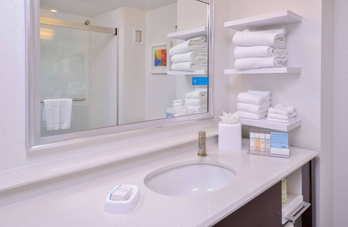 SeaTac Hotel | Hampton Inn Seattle-Airport