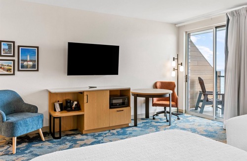 St Ignace Hotel | Hampton Inn St Ignace Lakefront Mackinac
