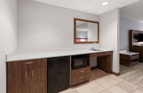 Burlington Hotel | Hampton Inn & Suites Burlington