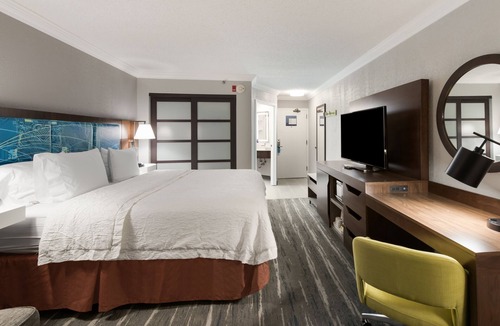 Hoffman Estates Hotel | Hampton Inn & Suites Chicago/Hoffman Estates