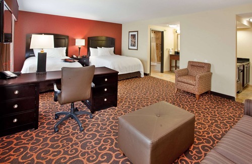 Dickinson Hotel | Hampton Inn & Suites Dickinson