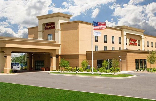 Grand Rapids Hotel | Hampton Inn & Suites Grand Rapids-Airport 28th St