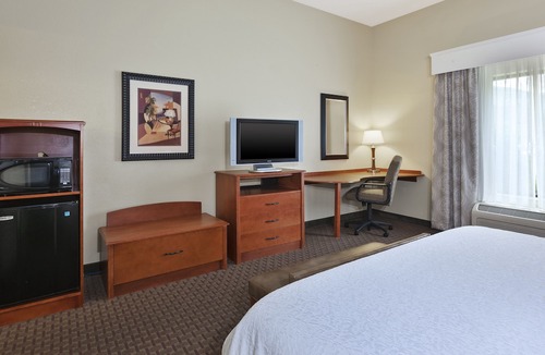 Grand Rapids Hotel | Hampton Inn & Suites Grand Rapids-Airport 28th St