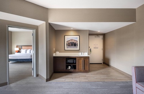 Logan Hotel | Hampton Inn & Suites Logan