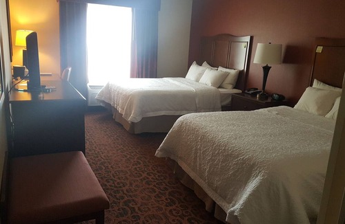 Peru Hotel | Hampton Inn & Suites Peru