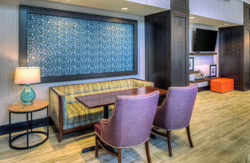 Wixom Hotel | Hampton Inn & Suites Wixom