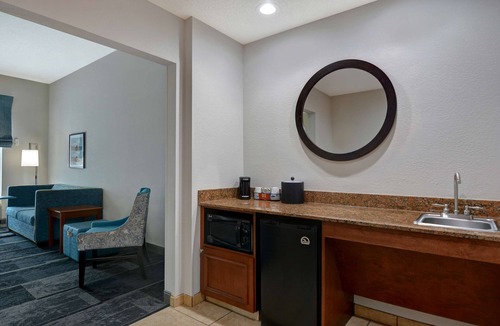 Hoover Hotel | Hampton Suites Birmingham Hoover