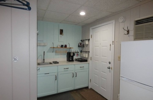 Bellaire Condo | Happy Hour at Windcliff! Studio condo at Shanty Creek Resort