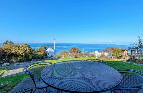 Port Angeles House | Harbor View, Gazebo, Indoor fireplace, Sleeps 6