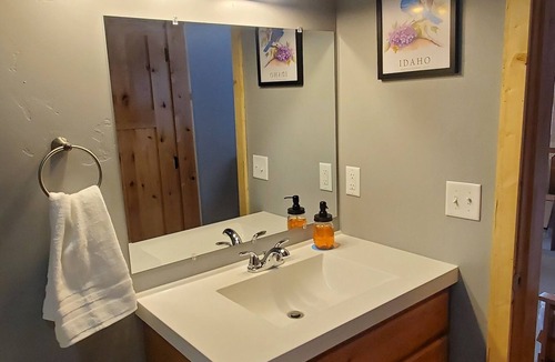 Rea Cabin | Hardrock 50 - #11 Rustic cabin retreat in the heart of adventure country.