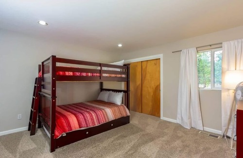 Sunriver House | Harper Getaway, Fenced Yard, Pet Friendly, Hot Tub
