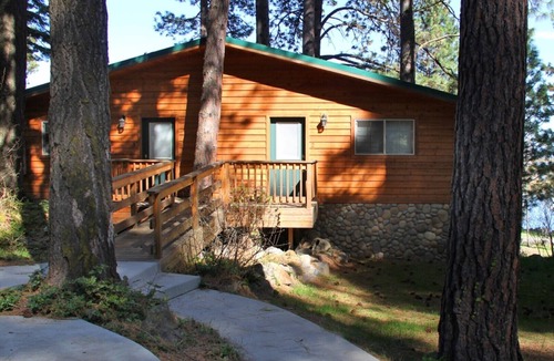 Klamath Falls Cabin | Harriman Springs Resort Cabin 2 - Cabins with a View