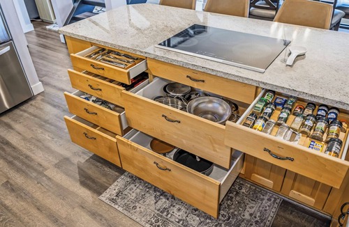 Port Angeles House | Harrington Reserve: Sunset Bluff Newly Renovated Luxury Coastal Retreat Panoramic Views Designer Interiors Spa Vibes