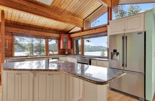 Harrison House | Harrison Lakeview Retreat - CDA Bike Trail, Lake Access, Hot Tub,