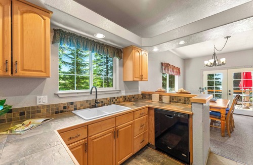 McCall Cabin | Hawks Nest Lodge at LAKESIDE - Private dock access, warm side of Payette Lake