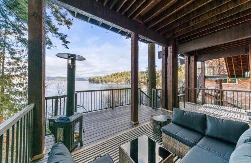 Hayden View Estates House | Hayden Lake 2BR Waterfront Dock Kayaks
