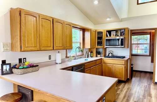 Clarksville House | Hayven House, a Tranquil Lake Retreat